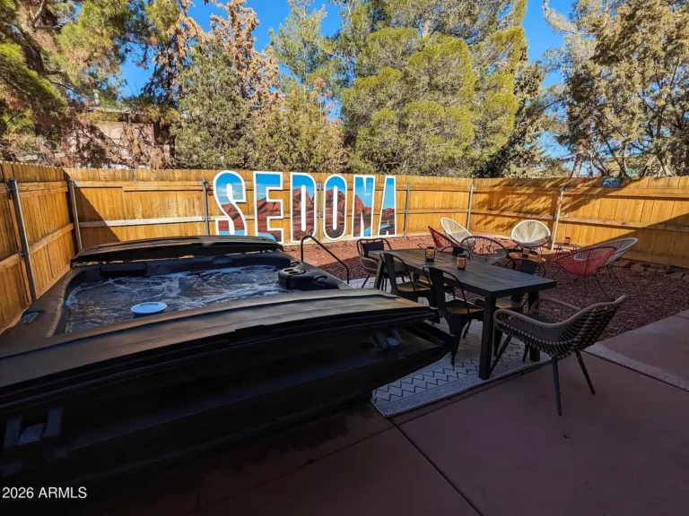 A Sugarloaf Trail Hideaway in West Sedona — photo 1