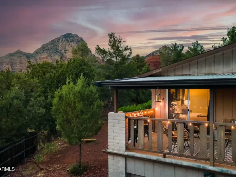 A Sugarloaf Trail Hideaway in West Sedona